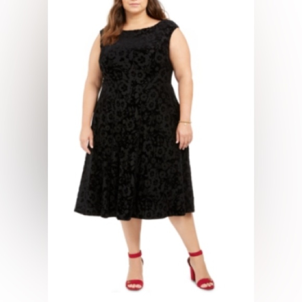 Tommy Hilfiger Size 22W Sleeveless Fit & Flare Raised Velvet Mesh Lined Dress